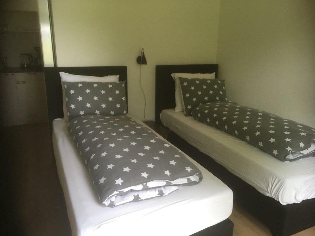 B & B Zazza Raerd Exteriör bild